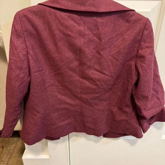 Brooks Brothers open blazer in cranberry color size 6 petite - Picture 2 of 3